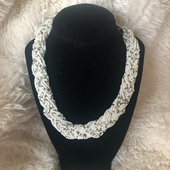 White seed pearls braided statement necklace - Picture 2 of 4